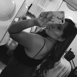 Meet your Posher, Sienna